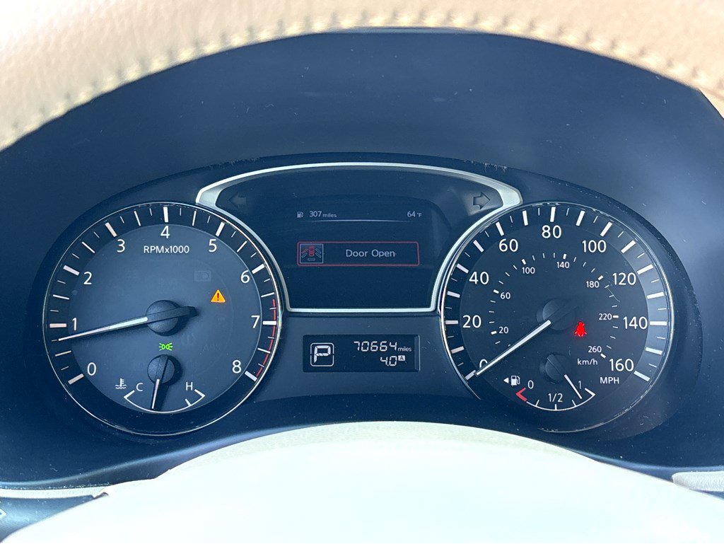 Used 2014 Nissan Pathfinder SL w/ SL Tech Package FWD image 5