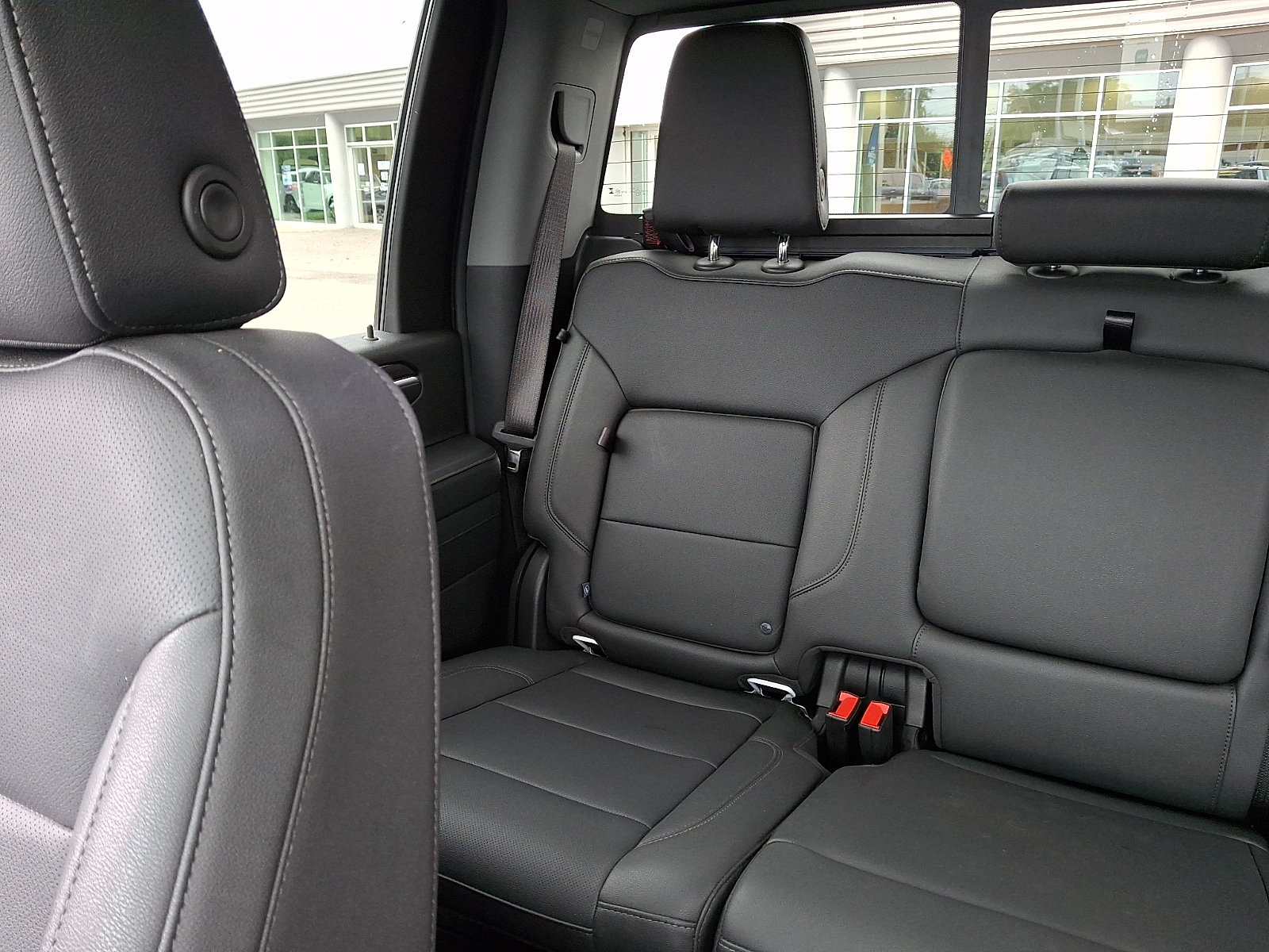 Used 2024 Chevrolet Silverado 2500 LTZ w/ LTZ Plus Package AWD/4WD image 17
