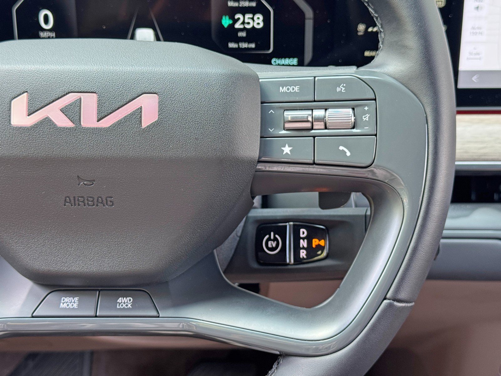 Used 2024 Kia EV9 Land AWD/4WD image 23