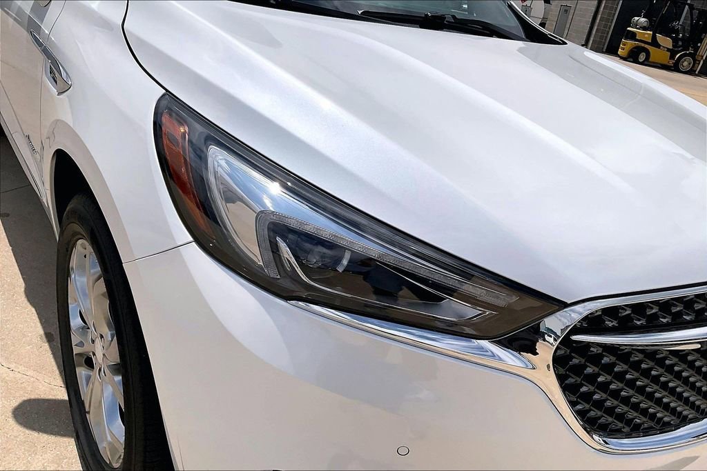 Used 2019 Buick Enclave Avenir w/ LPO, Cargo Package FWD image 28