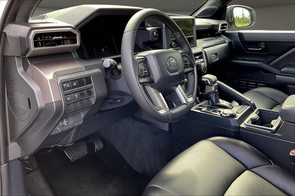 Used 2024 Toyota Tacoma SR5 w/ SR5 Upgrade Package AWD/4WD image 21