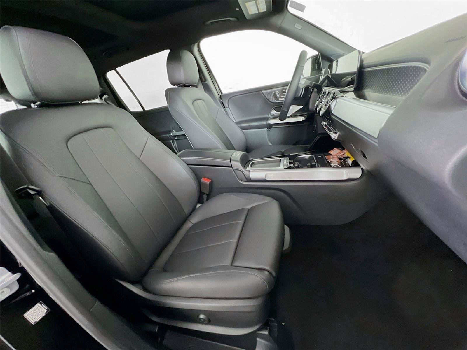 Certified 2026 Mercedes-Benz GLB 250 4MATIC image 24