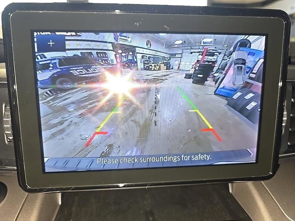 Used 2022 Ford Explorer XLT w/ Equipment Group 202A image 19