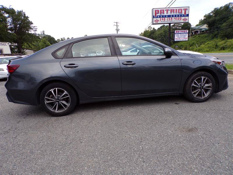 Used 2023 Kia Forte LXS w/ LXS Technology Package FWD image 11