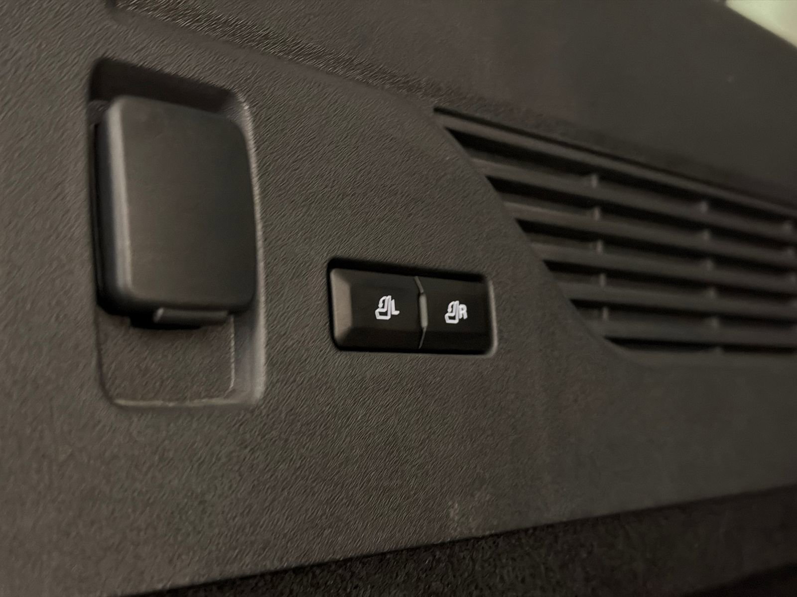 Used 2024 Lincoln Nautilus Reserve image 10