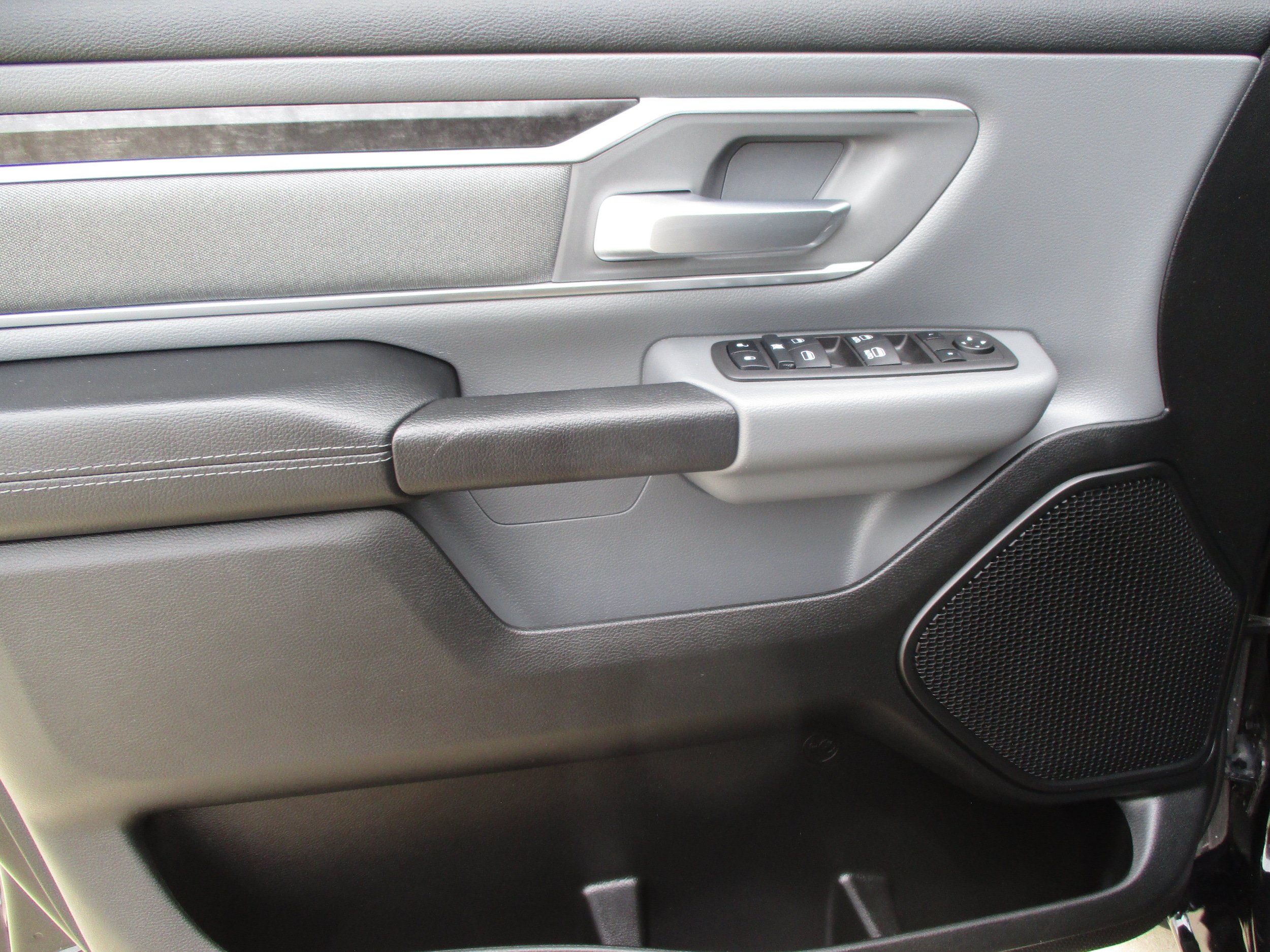 Used 2022 RAM 1500 Big Horn AWD/4WD image 30