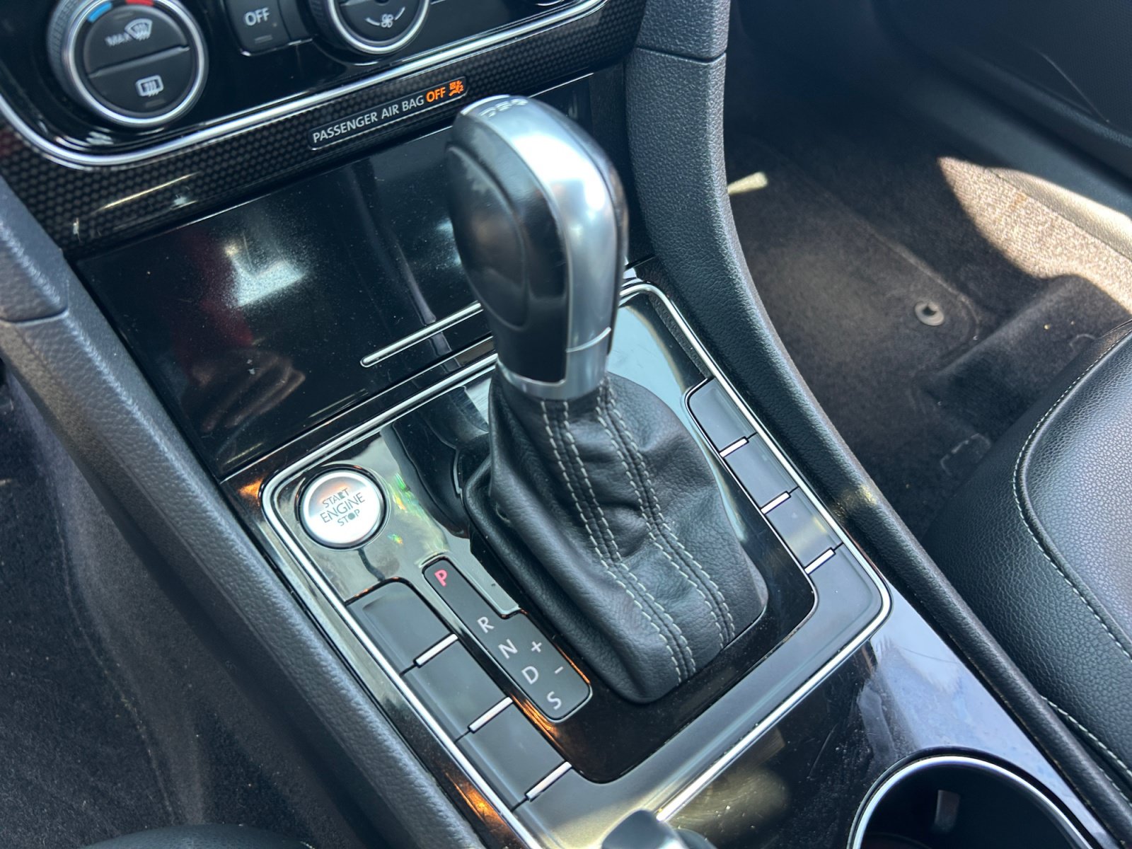 Used 2018 Volkswagen Passat GT FWD image 15