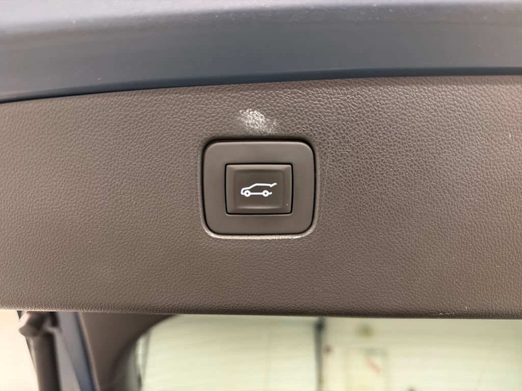 Used 2025 Buick Envista Sport Touring w/ Convenience I Package FWD image 19