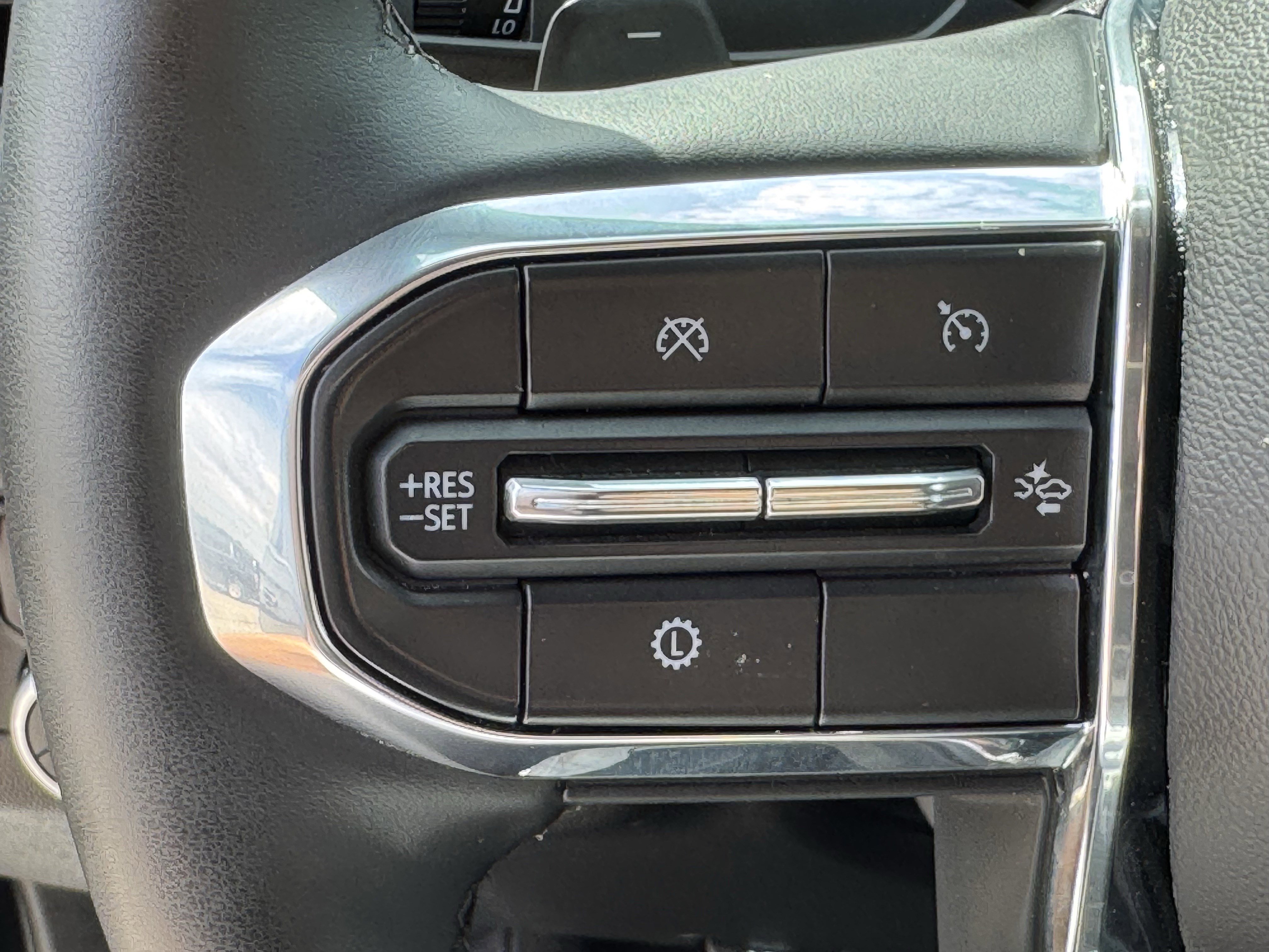 Used 2025 GMC Yukon Denali image 25