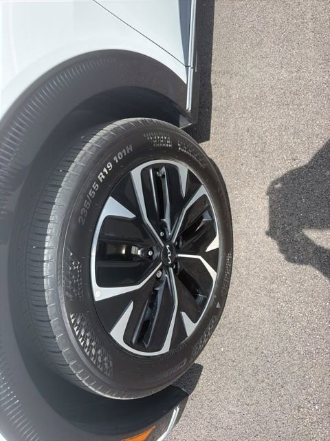 Certified 2024 Kia EV6 Wind w/ Wind Technology Package AWD/4WD image 4