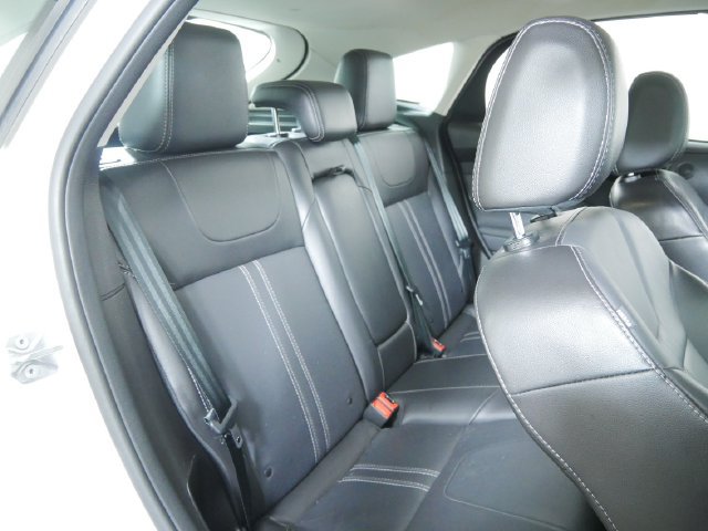 Used 2014 Ford Focus Titanium FWD image 16