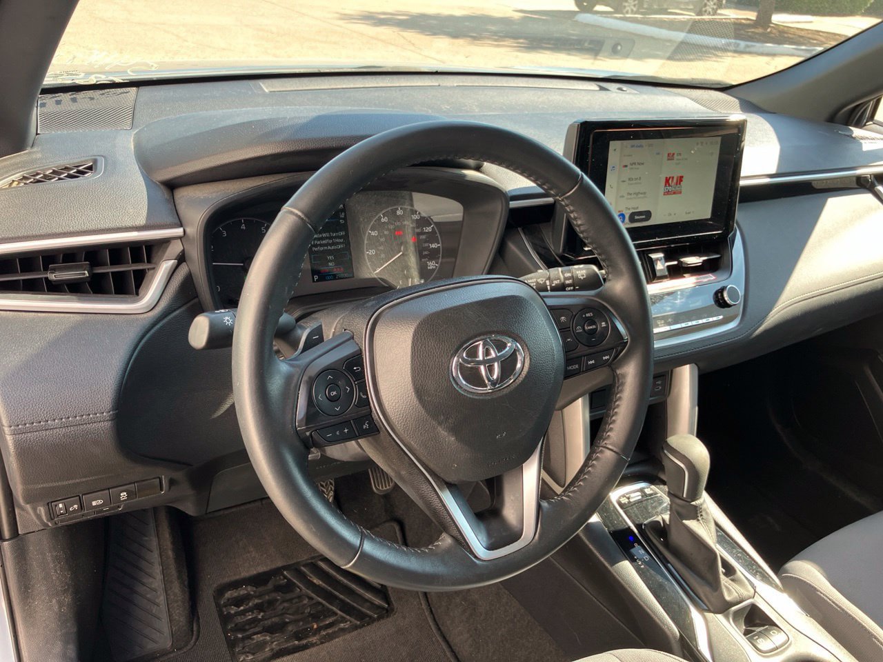 Used 2024 Toyota Corolla Cross AWD Hybrid image 11