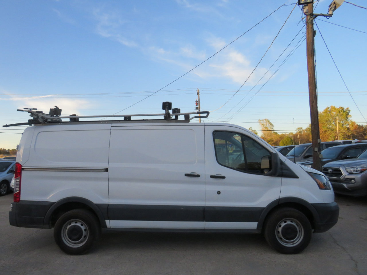 Used 2018 Ford Transit 250 130 Low Roof image 4