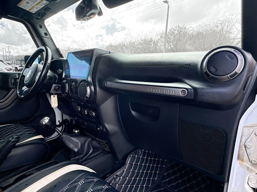 Used 2017 Jeep Wrangler Unlimited Sport image 34