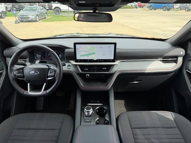 Used 2025 Ford Explorer ST-Line w/ ST-Line Street Pack AWD/4WD image 23