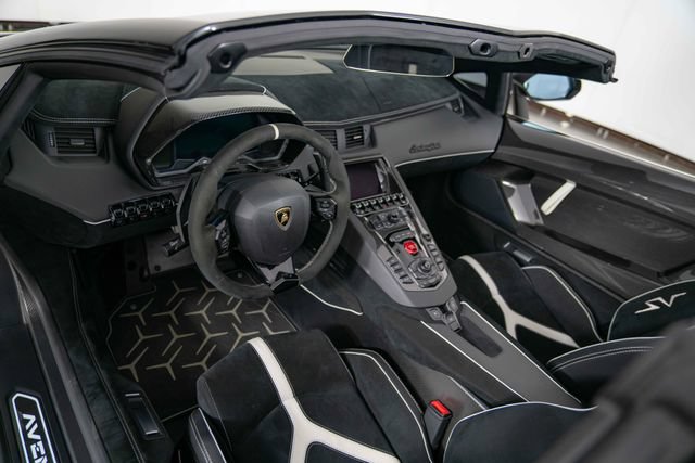 Used 2016 Lamborghini Aventador LP 750-4 Superveloce AWD/4WD image 17