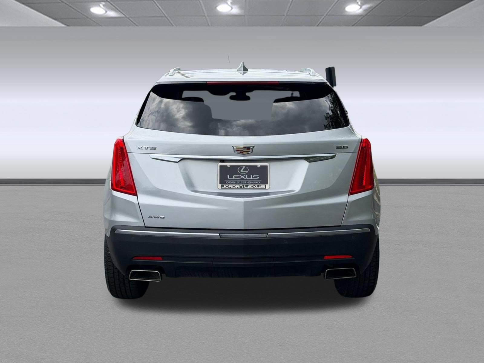 Used 2018 Cadillac XT5 Luxury w/ Driver Awareness Package AWD/4WD image 10
