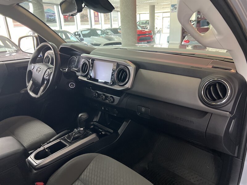 Used 2020 Toyota Tacoma SR5 RWD image 26