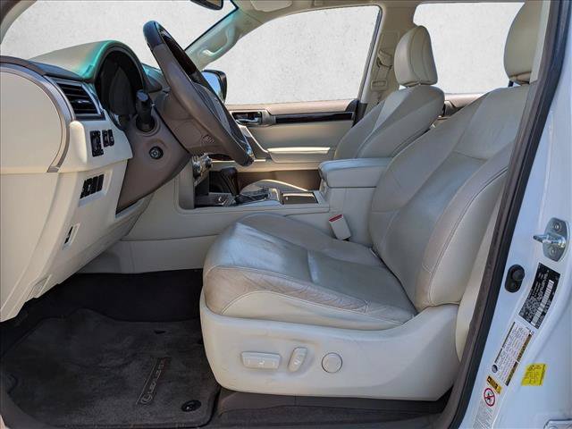 Used 2018 Lexus GX 460 Premium w/ Premium Package AWD/4WD image 16