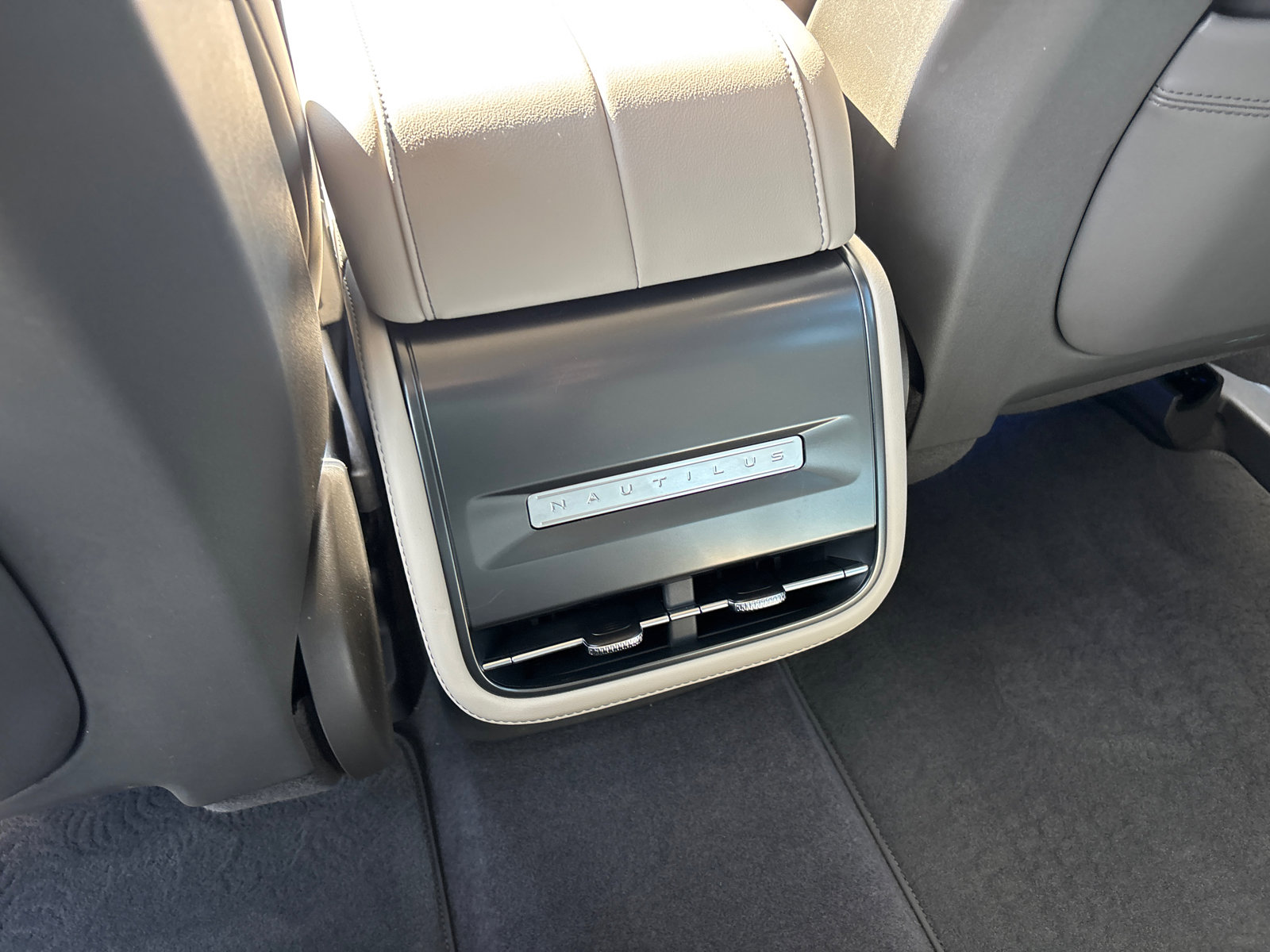 Certified 2024 Lincoln Nautilus Reserve AWD/4WD image 32