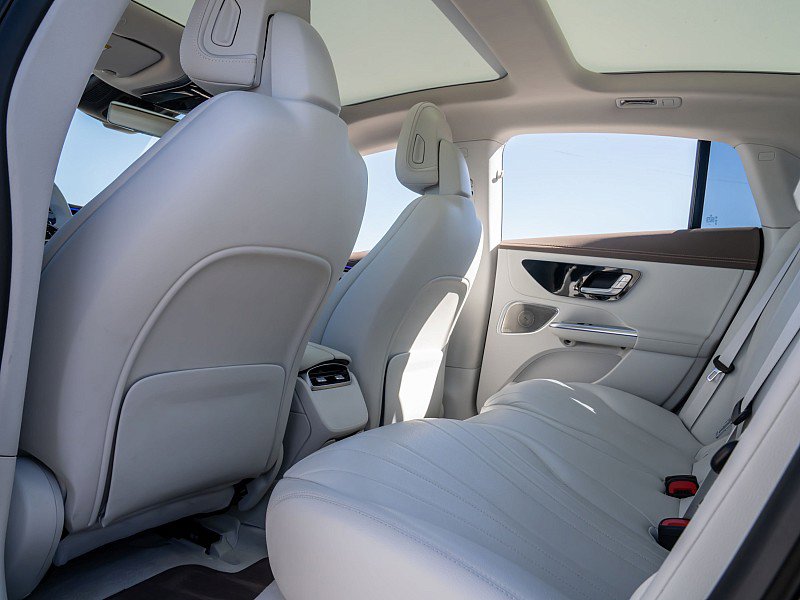 Used 2023 Mercedes-Benz EQE 500 EQE 500 4MATIC+ Sedan image 17