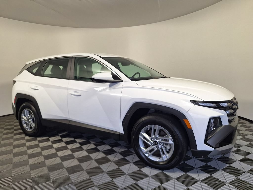 Used 2026 Hyundai Tucson SE FWD image 3