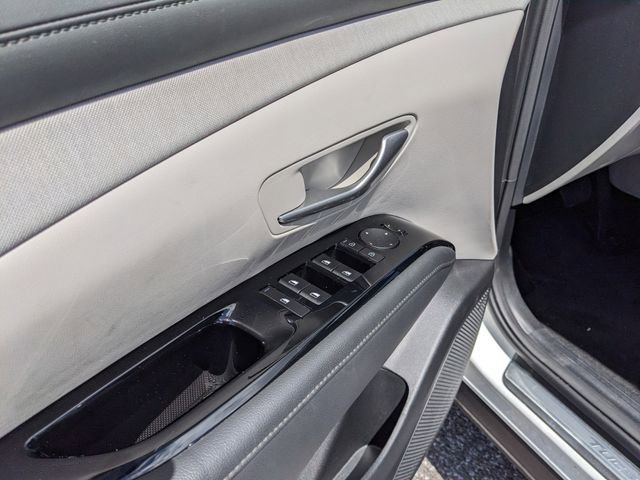 Used 2025 Hyundai Tucson Limited image 21