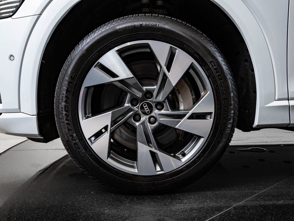 Used 2021 Audi e-tron Premium w/ Convenience Plus Package AWD/4WD image 13