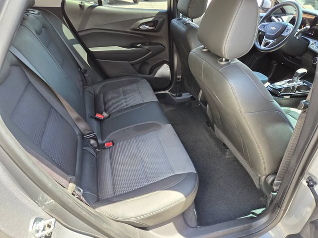 Certified 2025 Chevrolet Trax LT w/ Driver Confidence Package FWD image 14