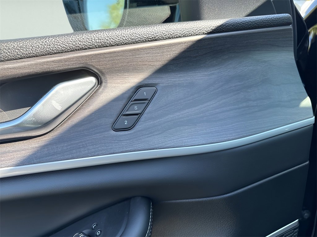 New 2025 Jeep Grand Cherokee Limited w/ Luxury Tech Group II image 23