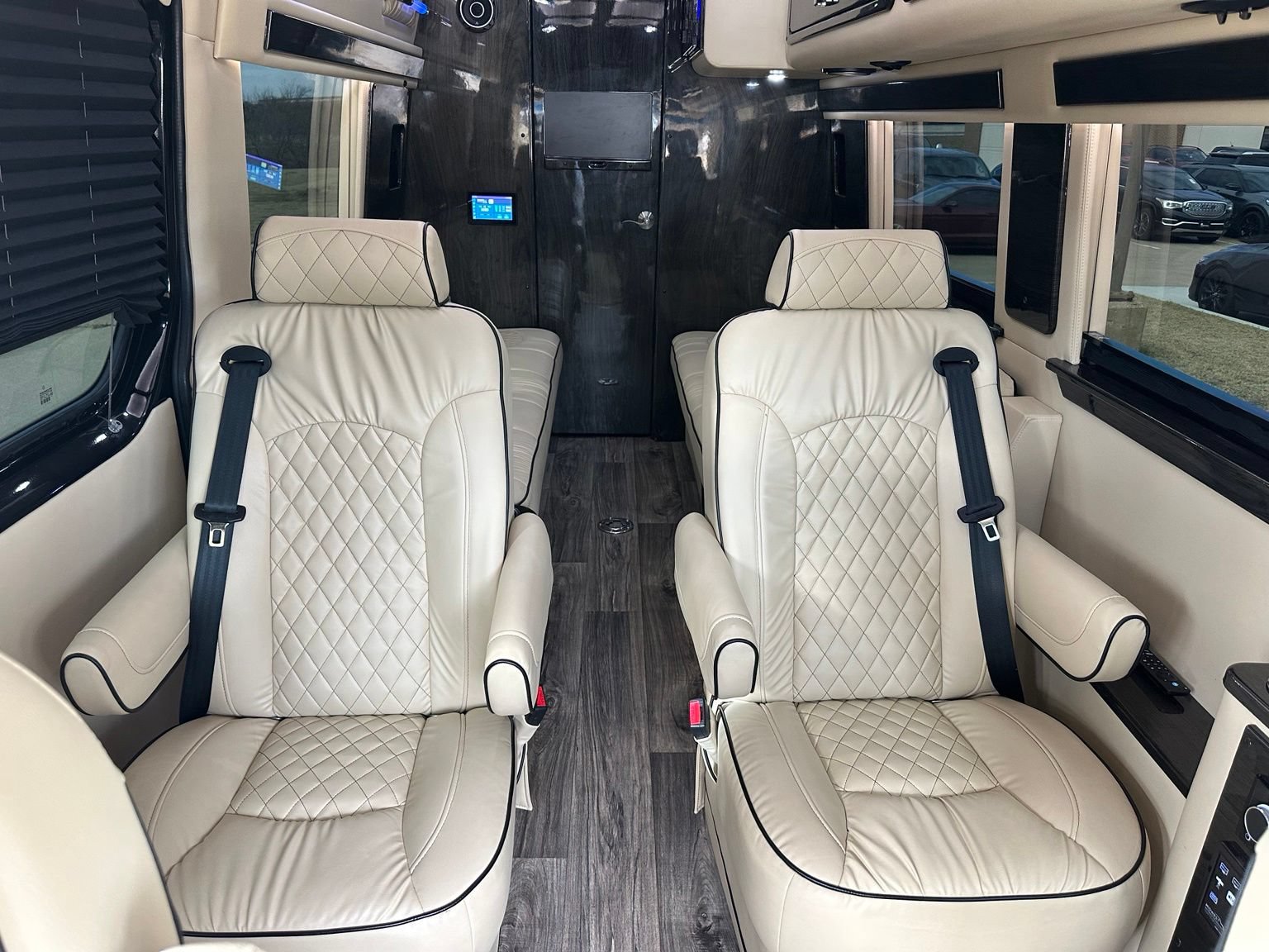 Used 2022 Mercedes-Benz Sprinter 3500 w/ Parking Package image 30
