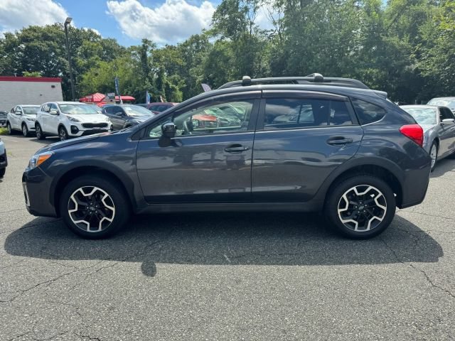 Used 2017 Subaru Crosstrek 2.0i Premium AWD/4WD image 2