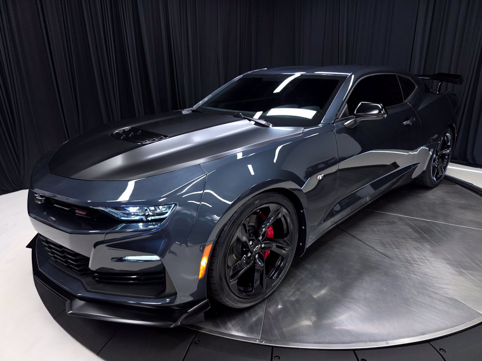 Used 2020 Chevrolet Camaro SS RWD image 49