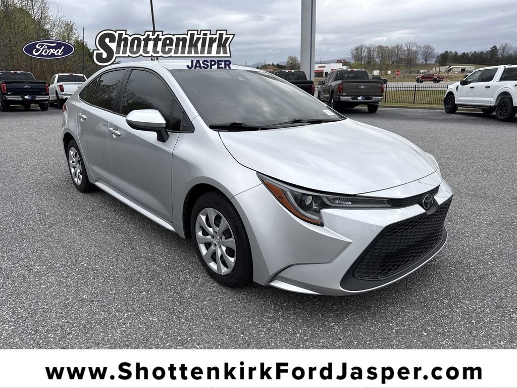 Used 2022 Toyota Corolla LE image 1