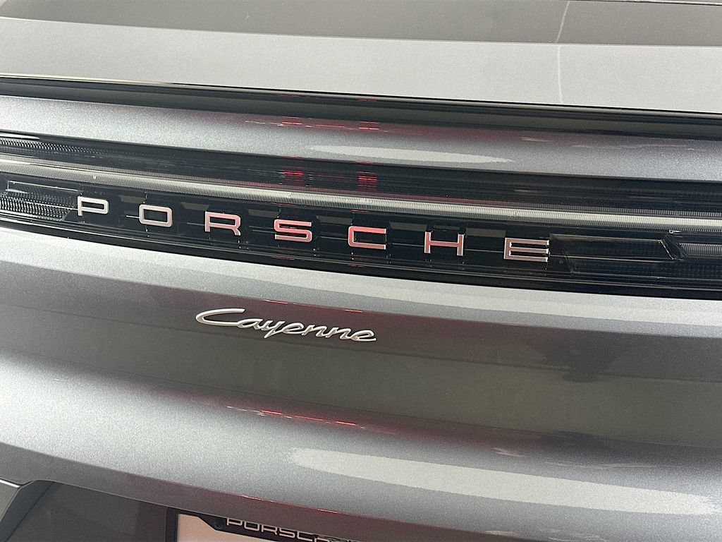 New 2026 Porsche Cayenne Coupe AWD/4WD image 33