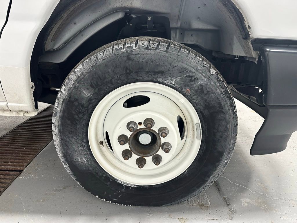Used 2024 Ford E-350 and Econoline 350 Super Duty image 44