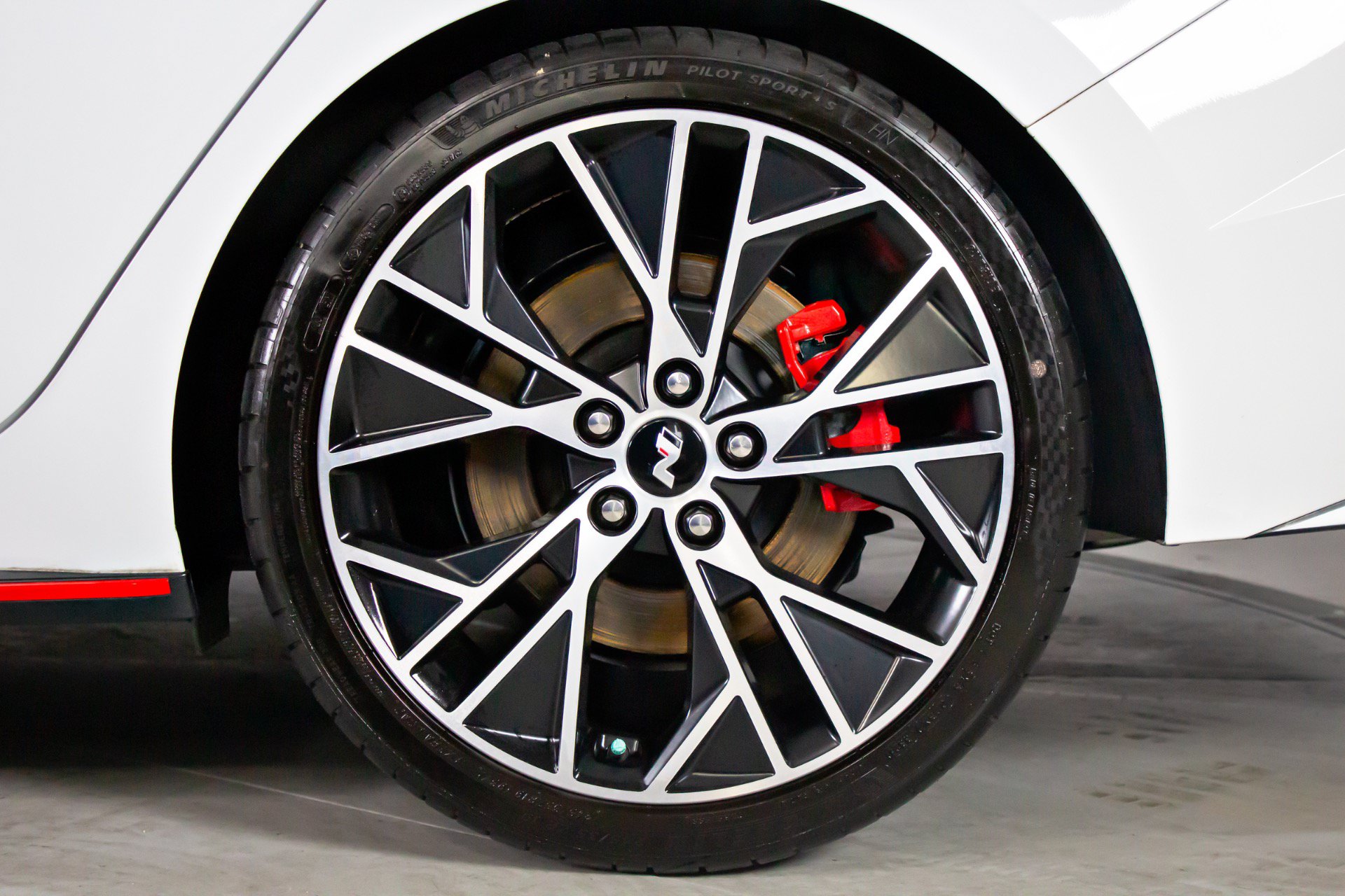 Used 2022 Hyundai Elantra N FWD image 70