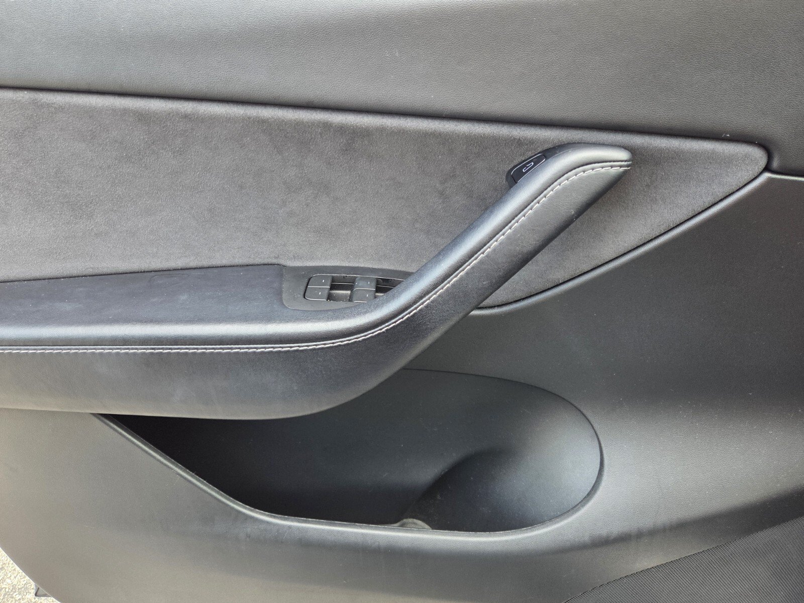 Used 2022 Tesla Model Y Long Range AWD/4WD image 30