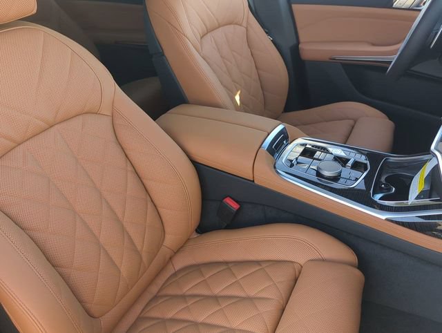 Used 2026 BMW X7 xDrive40i w/ M Sport Package AWD/4WD image 11