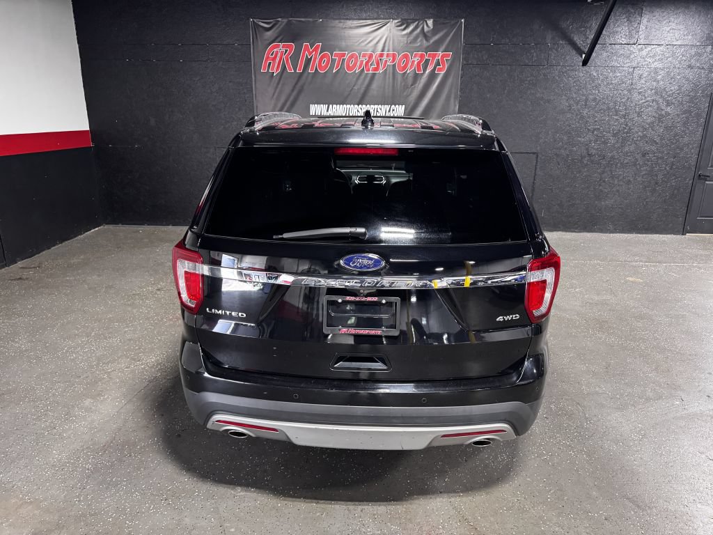Used 2017 Ford Explorer Limited w/ Equipment Group 301A AWD/4WD image 4