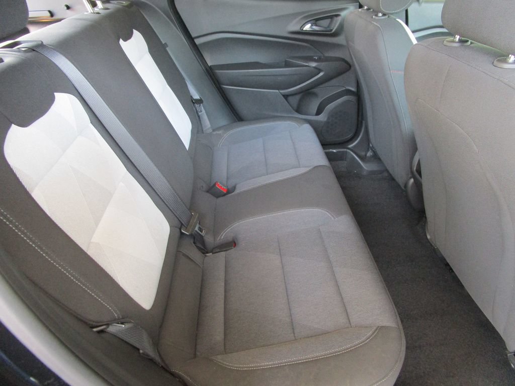 Used 2024 Chevrolet Trax RS FWD image 16