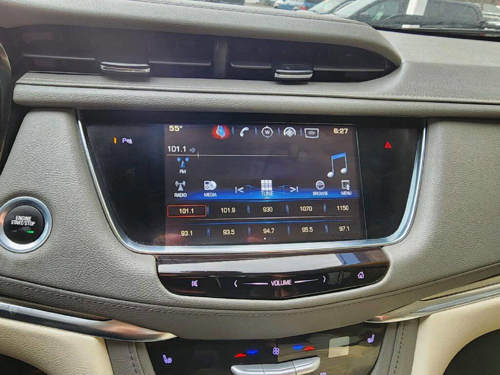 Used 2017 Cadillac XT5 Luxury w/ Driver Awareness Package FWD image 16