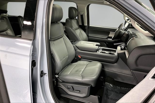 New 2026 Ford Expedition Active AWD/4WD image 12