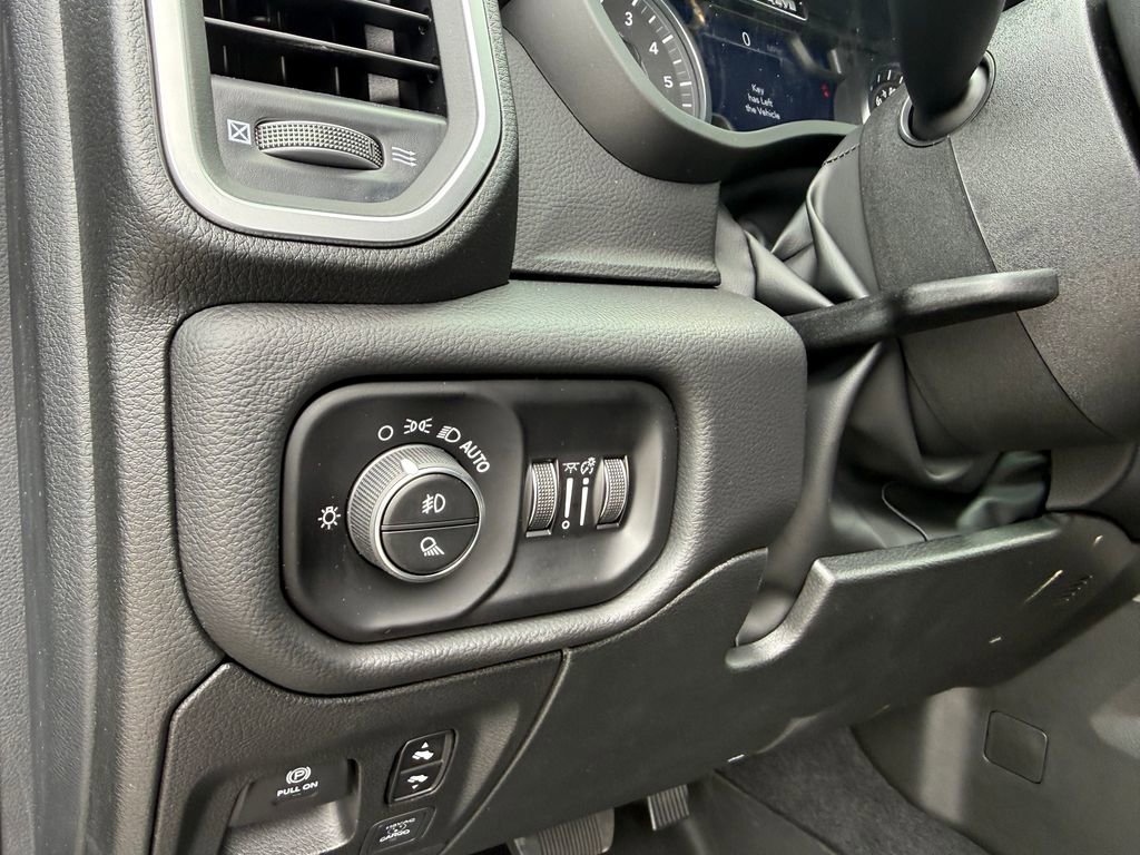 New 2026 RAM 1500 Big Horn AWD/4WD image 8