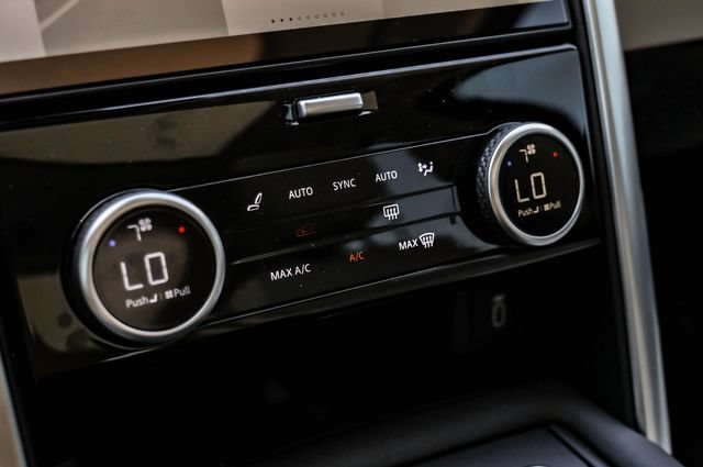 New 2026 Land Rover Discovery S AWD/4WD image 35