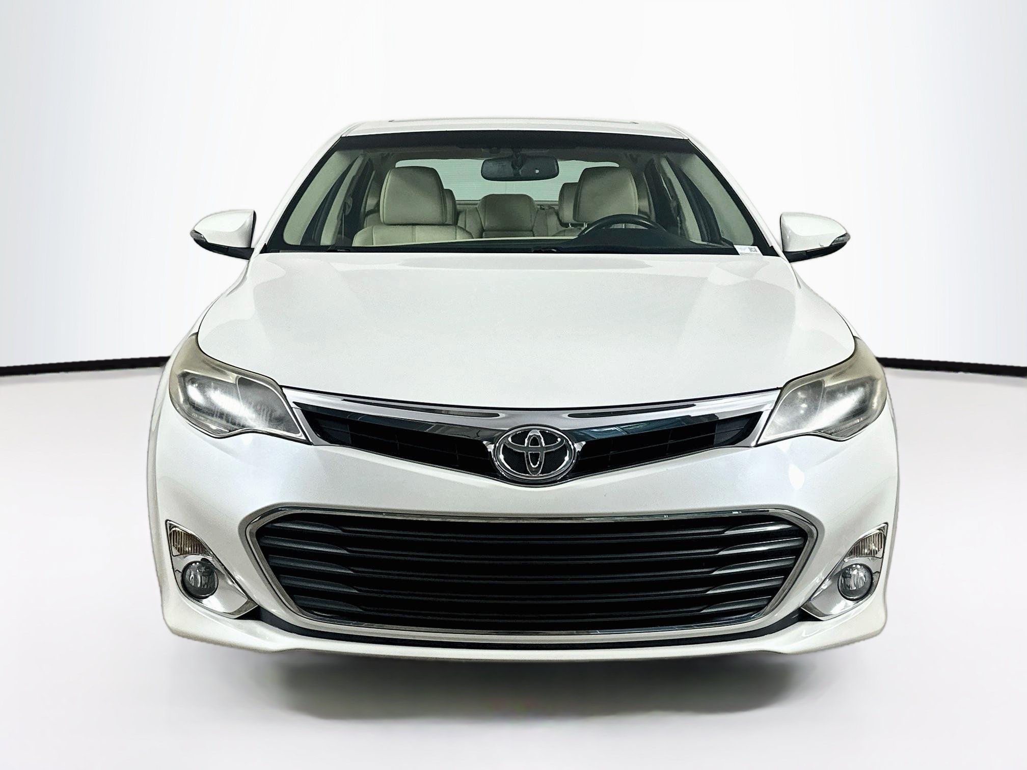 Used 2013 Toyota Avalon Limited FWD image 2