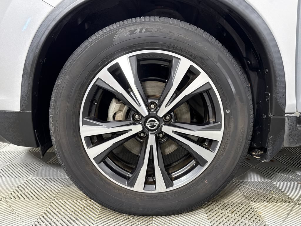 Used 2020 Nissan Rogue SV w/ Sun & Sound Touring Package FWD image 23
