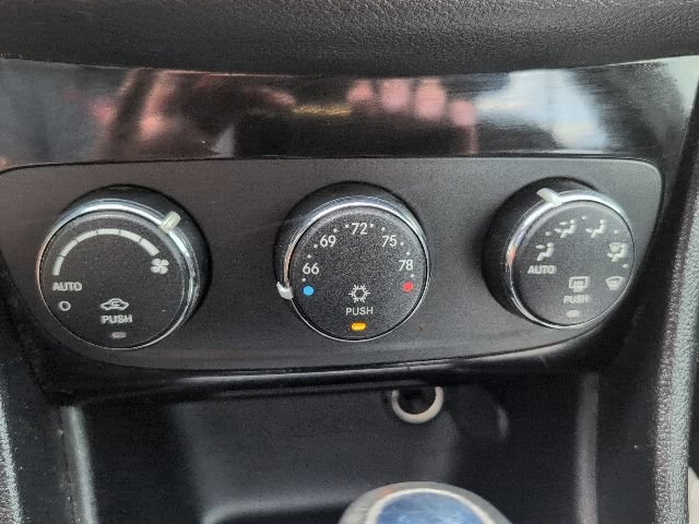 Used 2013 Chrysler 200 Touring w/ Cold Weather Group FWD image 20