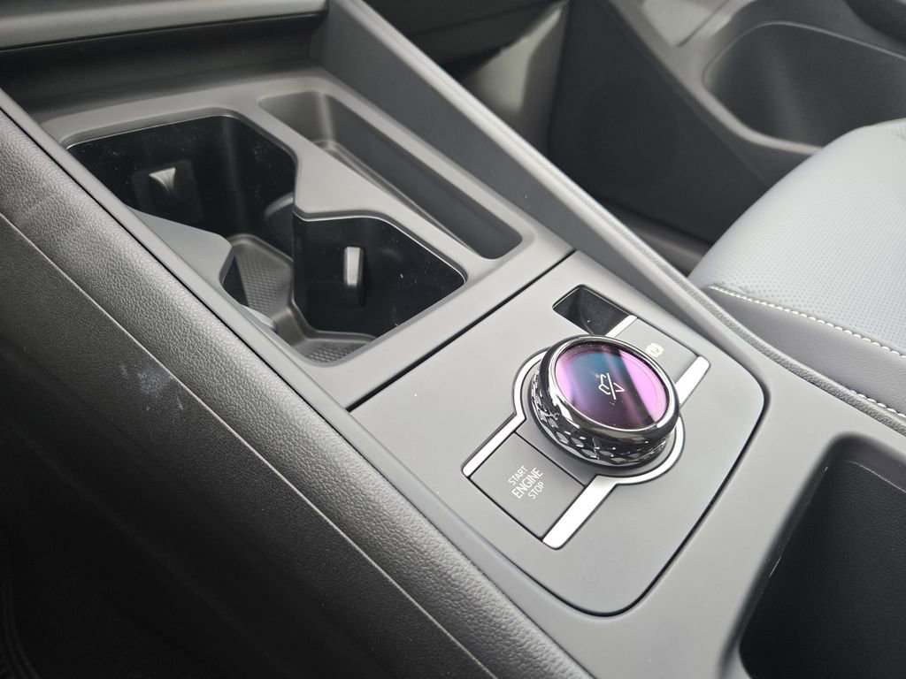 New 2026 Volkswagen Tiguan SE image 16