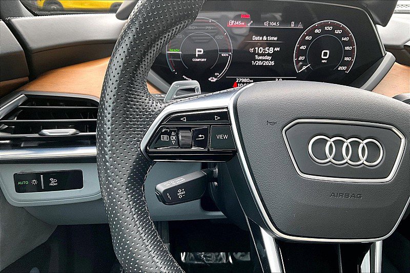 Used 2024 Audi e-tron GT Premium Plus image 19